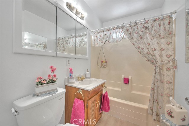 1766 W Catalpa Avenue, Anaheim CA: https://media.crmls.org/medias/11b96de6-6161-4168-ab83-b976784b8d3a.jpg