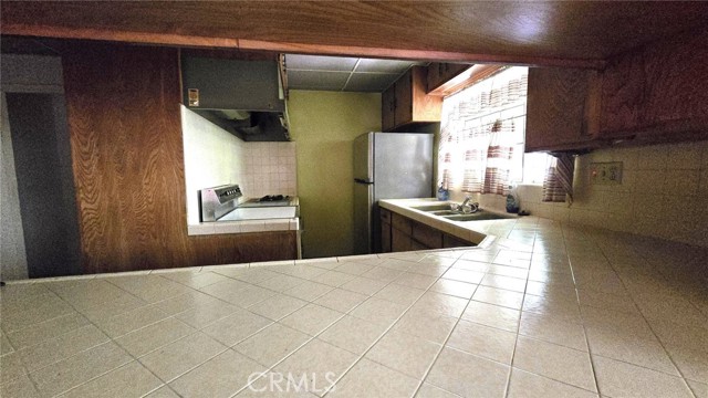 Detail Gallery Image 7 of 17 For 2463 Las Positas Rd, Glendale,  CA 91208 - 3 Beds | 2 Baths