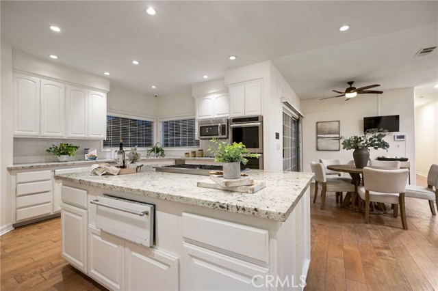 Detail Gallery Image 25 of 59 For 1029 E Belmont Abbey Ln, Claremont,  CA 91711 - 5 Beds | 6 Baths