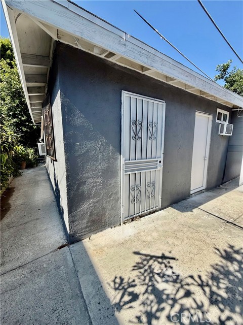 Detail Gallery Image 4 of 15 For 4766 Hammel St, Los Angeles,  CA 90022 - – Beds | – Baths