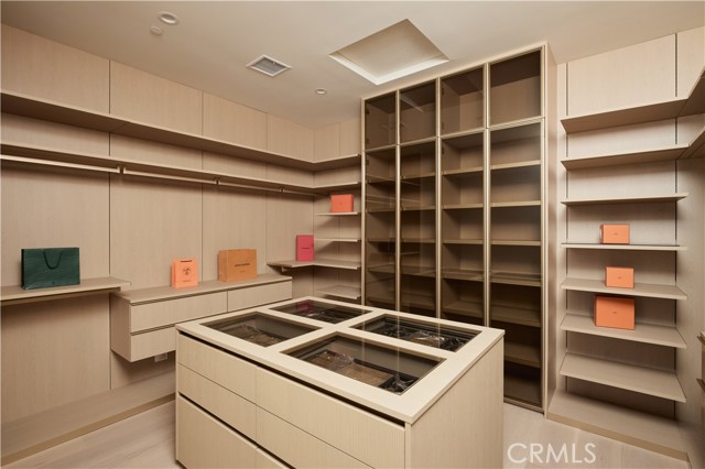 Detail Gallery Image 28 of 46 For 5004 Enfield, Encino,  CA 91316 - 5 Beds | 6 Baths