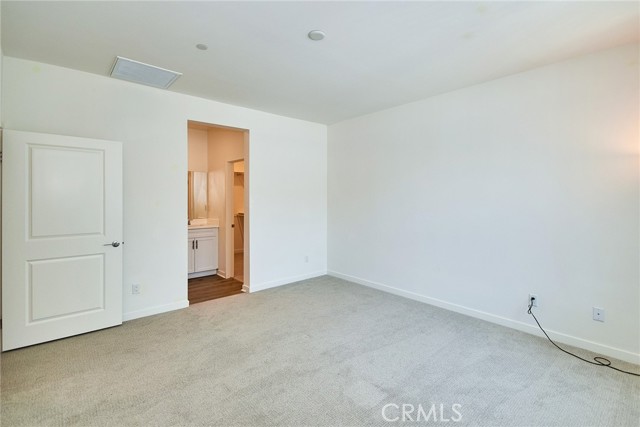 Detail Gallery Image 33 of 39 For 944 N Divino Privado, Ontario,  CA 91764 - 3 Beds | 3/1 Baths