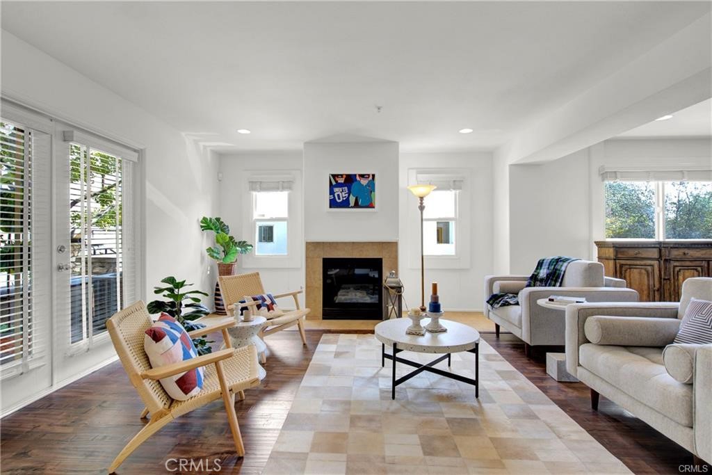 1707 N Fair Oaks Avenue #109