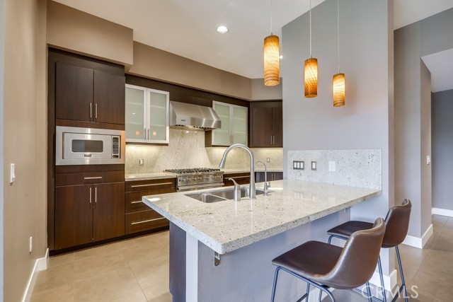 Detail Gallery Image 11 of 75 For 402 Rockefeller #410,  Irvine,  CA 92612 - 2 Beds | 2/1 Baths