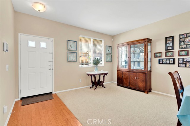 Detail Gallery Image 5 of 55 For 13798 Misty, Victorville,  CA 92392 - 5 Beds | 4 Baths