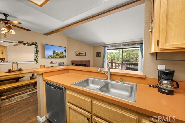 Detail Gallery Image 11 of 28 For 799 Cienega Rd, Big Bear Lake,  CA 92315 - 3 Beds | 2 Baths