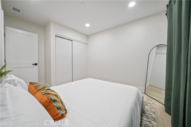 Image 19 of 35 For 1541 Wellington Avenue