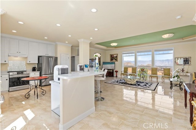 Detail Gallery Image 4 of 42 For 9289 Box Springs Mountain Rd, Moreno Valley,  CA 92557 - 4 Beds | 2 Baths