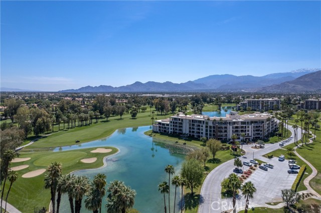 Detail Gallery Image 4 of 47 For 910 Island Drive #112,  Rancho Mirage,  CA 92270 - 2 Beds | 2 Baths