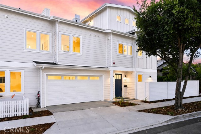 109 Francisca Avenue, Redondo Beach, California 90277, 4 Bedrooms Bedrooms, 0 ,3 BathroomsBathrooms,Residential,For Sale,Francisca,0,PV26162749