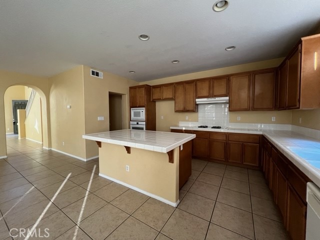 Detail Gallery Image 9 of 20 For 14933 Meridian Pl, Moreno Valley,  CA 92555 - 4 Beds | 3/1 Baths