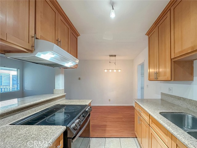 Detail Gallery Image 12 of 46 For 3045 E Theresa #8,  Long Beach,  CA 90814 - 1 Beds | 1 Baths