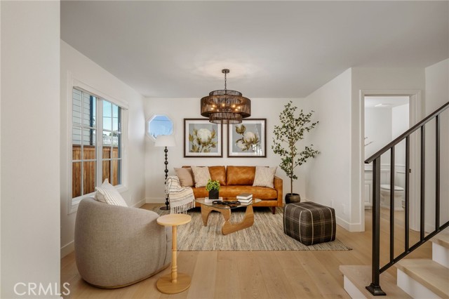 Detail Gallery Image 4 of 29 For 1720 Oak Ave, Manhattan Beach,  CA 90266 - 4 Beds | 3/1 Baths