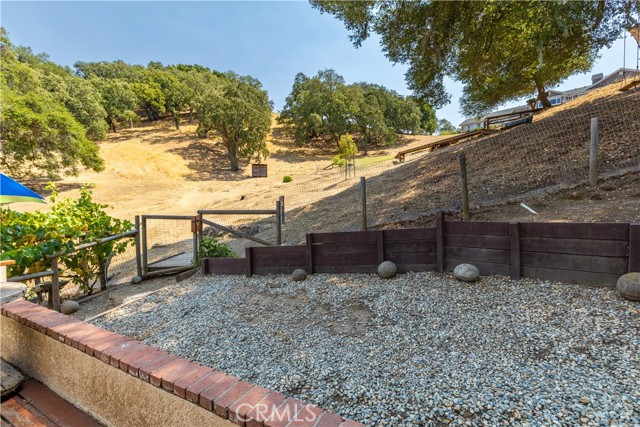 9555 Santa Cruz Road, Atascadero CA: https://media.crmls.org/medias/11c02f9b-4801-425b-b1f9-34cdca21b728.jpg