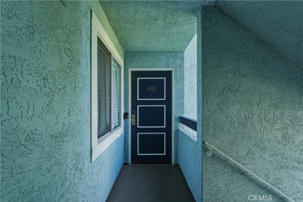 https://media.crmls.org/medias/11c05e3b-80e9-4aee-aee3-236278339ad7.jpg?preset=X-Large