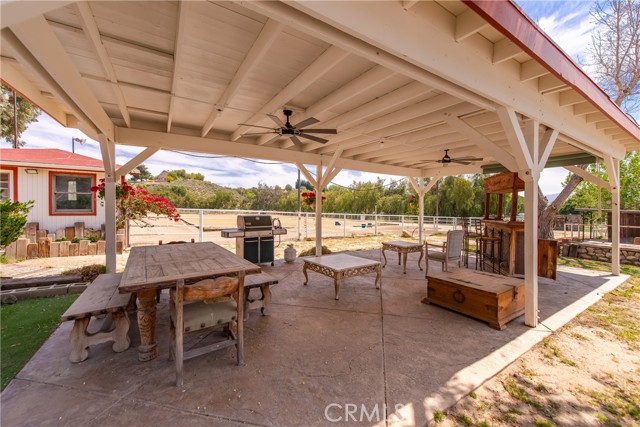 30505 Sloan Canyon Road, Castaic CA: https://media.crmls.org/medias/11c084a4-4c2a-4f50-bd2f-0140b686a4b0.jpg