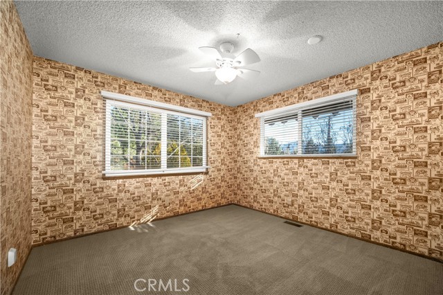 Detail Gallery Image 17 of 49 For 1109 Mount Shasta Rd, Big Bear City,  CA 92314 - 4 Beds | 2/1 Baths