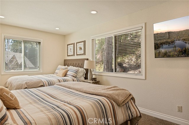 Detail Gallery Image 29 of 52 For 813 Brentwood, Lake Arrowhead,  CA 92352 - 4 Beds | 3/1 Baths