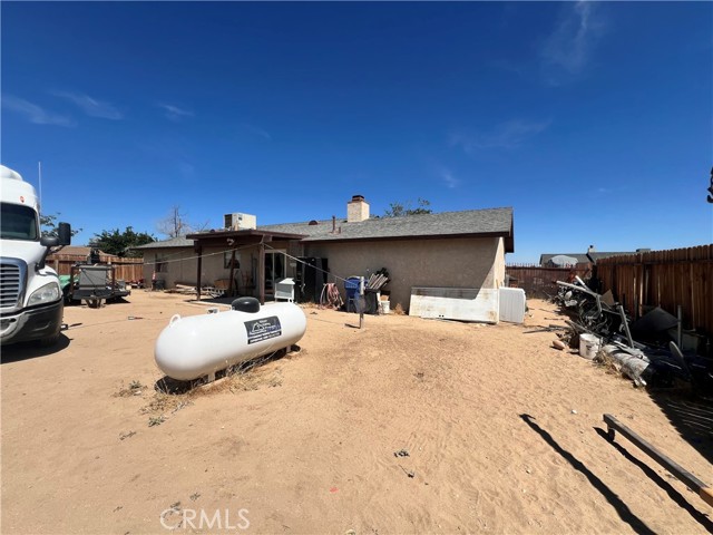9660 Peach Avenue, California City CA: https://media.crmls.org/medias/11c138b2-f826-4f70-9779-177517843ec7.jpg