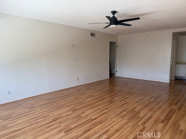 Detail Gallery Image 7 of 17 For 2277 Larch St, Simi Valley,  CA 93065 - 5 Beds | 2/1 Baths