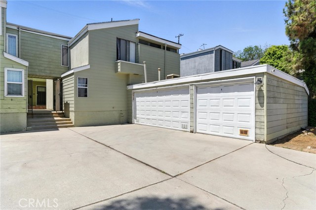 5439 S La Cienega Boulevard, Ladera Heights CA: https://media.crmls.org/medias/11c22708-b5ea-49d2-af2c-aab427f6e6c2.jpg