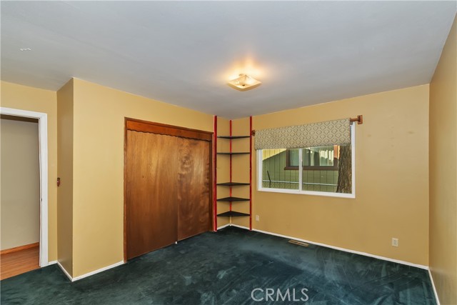 2208 Manzanita Lane, Big Bear City CA: https://media.crmls.org/medias/11c22f20-0831-4843-9c46-c06f18413f9e.jpg
