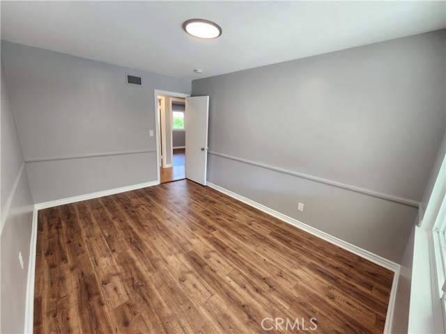 Detail Gallery Image 20 of 34 For 22240 Burton, Canoga Park,  CA 91304 - 4 Beds | 3 Baths