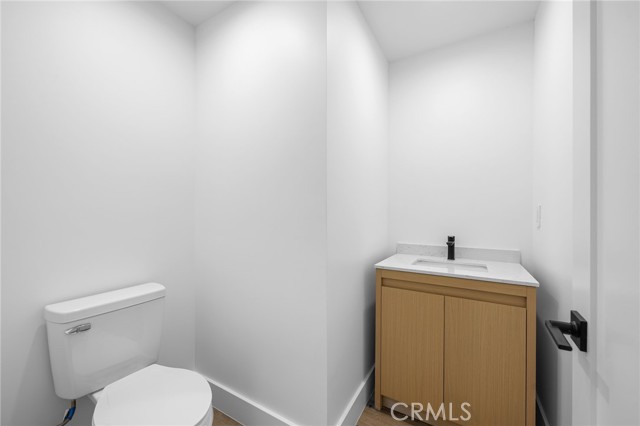 Detail Gallery Image 5 of 14 For 14525 Weddington St, Sherman Oaks,  CA 91411 - 4 Beds | 4/1 Baths