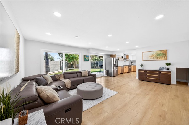 Detail Gallery Image 2 of 32 For 2248 El Rancho, Fullerton,  CA 92833 - 4 Beds | 3 Baths