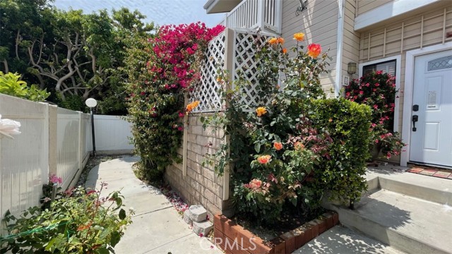 1916 Rockefeller Lane, Redondo Beach, California 90278, 3 Bedrooms Bedrooms, ,3 BathroomsBathrooms,Residential,Sold,Rockefeller,TR21163045