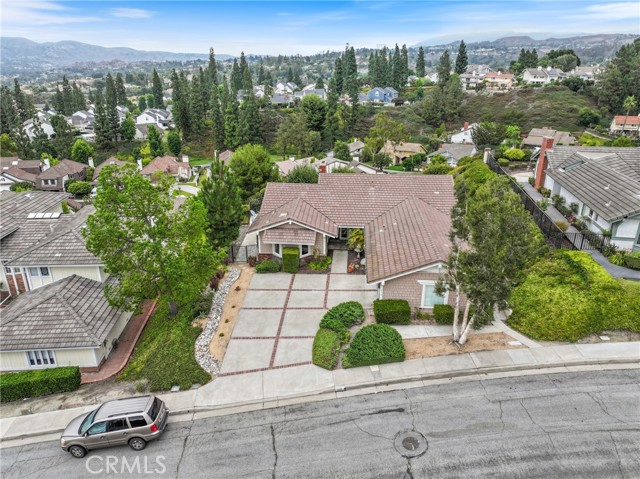 614 S Pathfinder Trail, Anaheim Hills CA: https://media.crmls.org/medias/11c3869a-e755-4699-92b1-e68dbf629680.jpg
