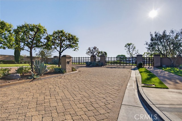 Detail Gallery Image 2 of 12 For 7478 via Montecito, Riverside,  CA 92506 - – Beds | – Baths