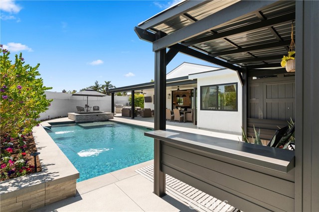 19582 Summer Breeze Lane, Huntington Beach CA: https://media.crmls.org/medias/11c3b66f-a577-420b-b918-948e66b92e71.jpg