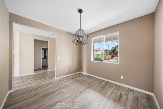Detail Gallery Image 7 of 42 For 11836 Crossbill Way, Jurupa Valley,  CA 91752 - 5 Beds | 3 Baths