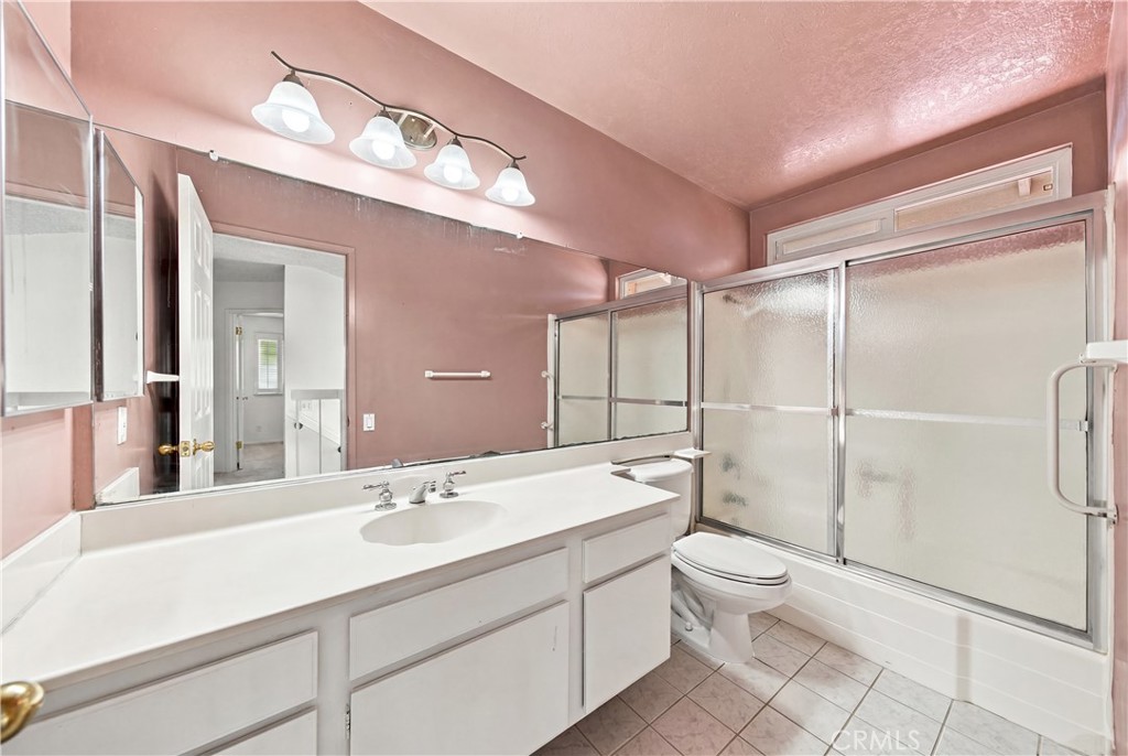 https://media.crmls.org/medias/11c4314a-7218-4832-b0fe-7798eaab5ab2.jpg?preset=X-Large