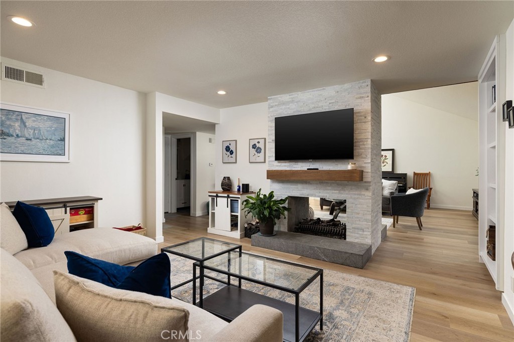 MLS #OC25255509 image #15