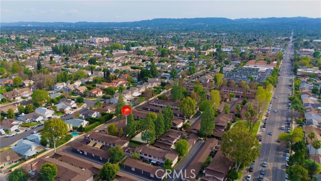 Detail Gallery Image 5 of 22 For 7554 Corbin #4,  Reseda,  CA 91335 - 2 Beds | 1 Baths