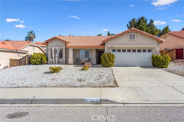 Detail Gallery Image 4 of 29 For 14828 Stone Age Lane, Victorville,  CA 92394 - 3 Beds | 2 Baths