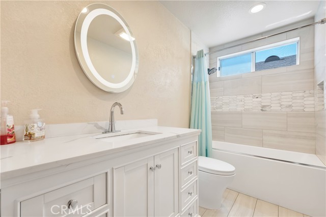 19017 Gault Street, Reseda CA: https://media.crmls.org/medias/11c4fcbc-c515-4b51-8c04-7e1ce5e16396.jpg