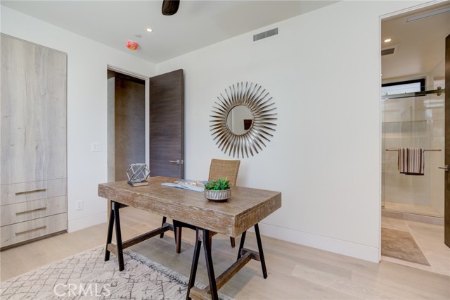 405 26th Street, Manhattan Beach, California 90266, 4 Bedrooms Bedrooms, ,1 BathroomBathrooms,Residential,Sold,26th Street,SB21203664