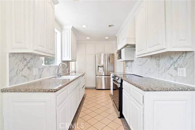 Detail Gallery Image 11 of 39 For 10337 Pinyon Ave, Tujunga,  CA 91042 - 3 Beds | 1 Baths