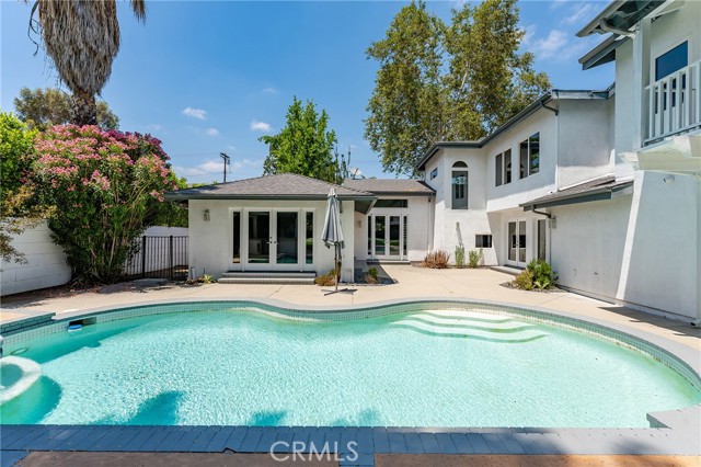 22904 Calvert Street, Woodland Hills CA: https://media.crmls.org/medias/11c63c5d-83a2-4981-88da-aba173e82c0c.jpg