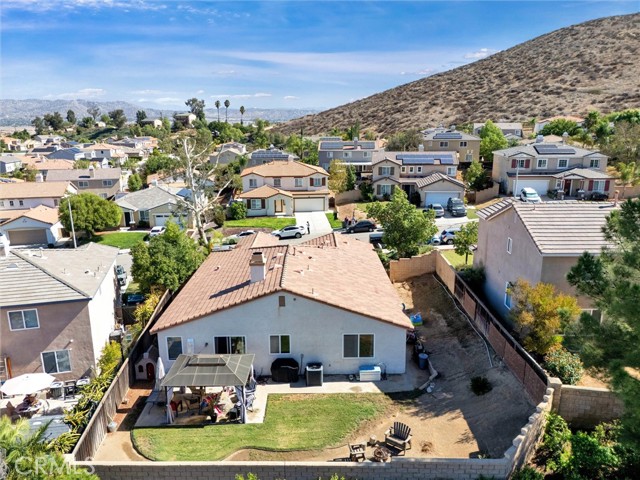 27727 Hollyoak Way, Menifee CA: https://media.crmls.org/medias/11c72b10-dadc-42e3-9dee-b36829a04c99.jpg