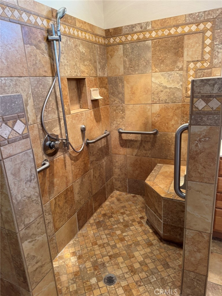 https://media.crmls.org/medias/11c79042-32ee-49c7-9ee1-e4d70414358c.jpg?preset=X-Large