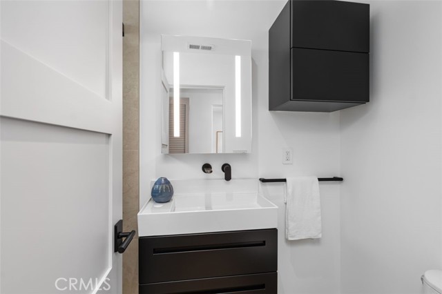 Detail Gallery Image 26 of 34 For 507 .5 Marguerite Ave, Corona Del Mar,  CA 92625 - 3 Beds | 2/1 Baths