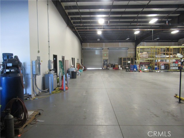 12855 Production Place, Victorville, California 92395, ,Commercial Lease,For Rent,12855 Production Place,CRHD24140262