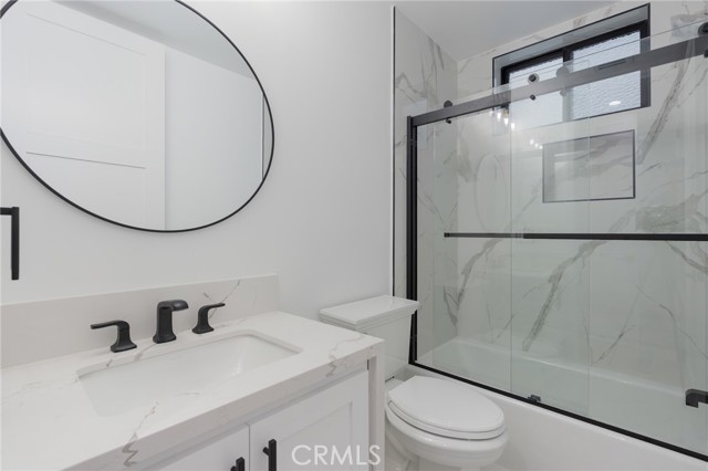 Detail Gallery Image 31 of 44 For 110 S Irena Ave #B,  Redondo Beach,  CA 90277 - 3 Beds | 4/1 Baths