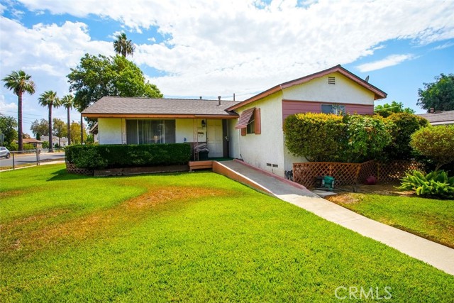 Detail Gallery Image 2 of 14 For 2112 Vasquez Pl, Riverside,  CA 92507 - 3 Beds | 2 Baths