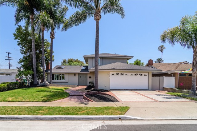 8042 Driftwood Drive, Huntington Beach CA: https://media.crmls.org/medias/11ca251e-de4f-4a69-b2ee-3ecbd2b4dcae.jpg