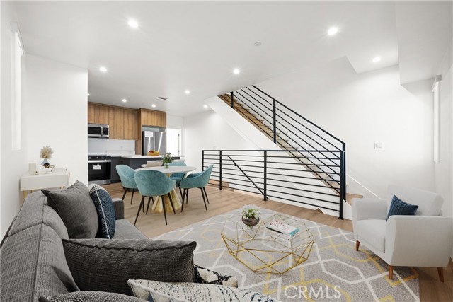 Detail Gallery Image 24 of 27 For 2002 Hillcrest Dr, Los Angeles,  CA 90016 - 4 Beds | 4 Baths